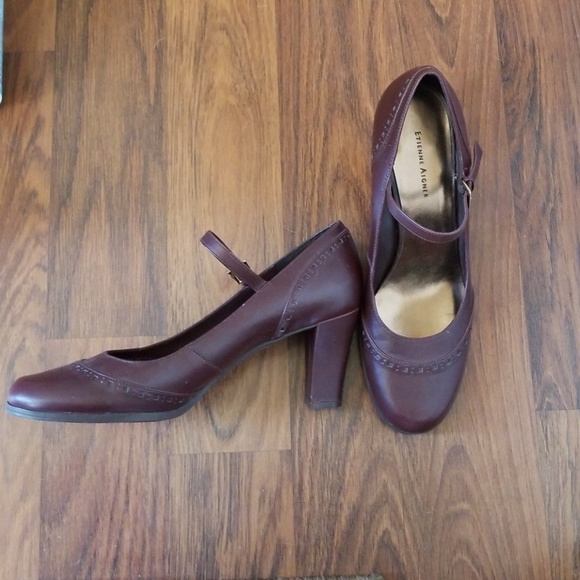 EUC Etienne Aigner Maroon Mary Jane Pumps Sz 10 - Picture 2 of 7
